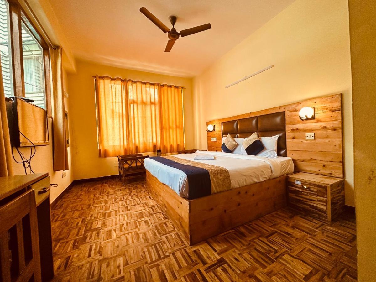 Hotel Grand Kalinga - Near Volvo Bus Stand Manali Экстерьер фото